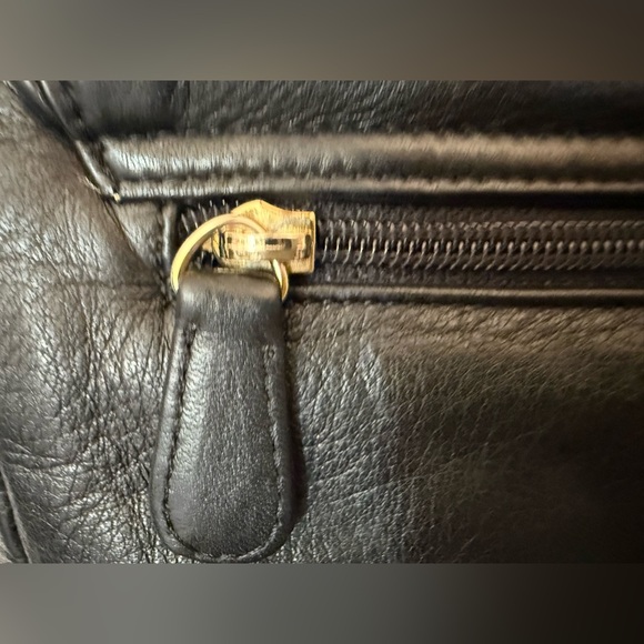 Vintage Liz Clairborne Black Leather Shoulder Bag mirror pockets gold lining - Picture 5 of 16